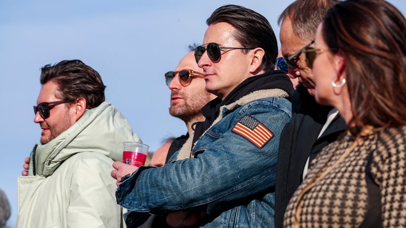 Kitzbühel 2025: Von Arnie bis Zlatan! Promis bei Streif-Show