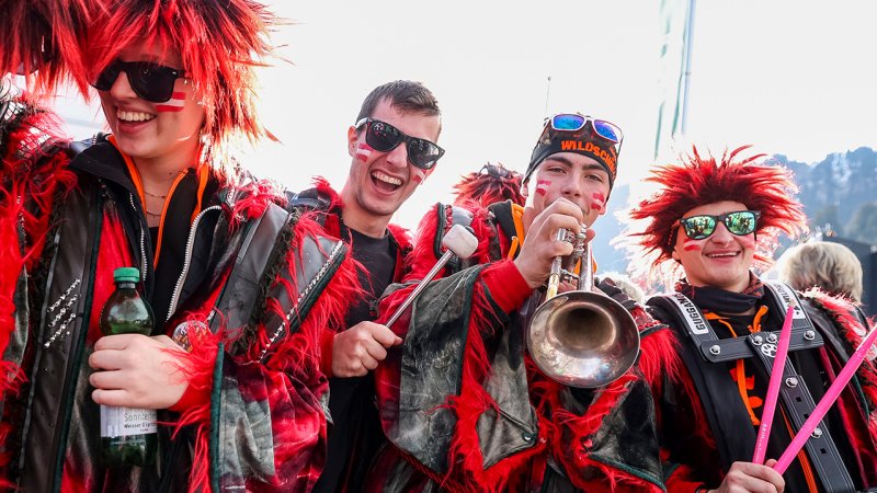 Kitzbühel 2025: Von Arnie bis Zlatan! Promis bei Streif-Show