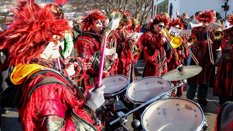 Kitzbühel 2025: Von Arnie bis Zlatan! Promis bei Streif-Show