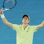Jannik Sinner triumphiert zum zweiten Mal in Melbourne