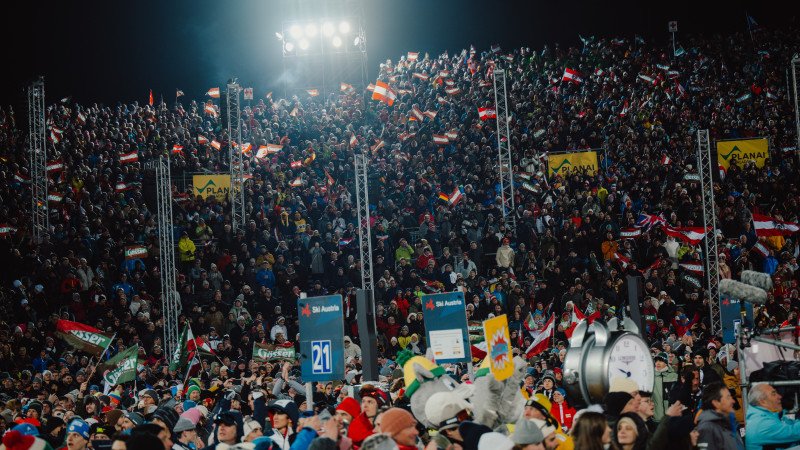 Schladming-Rennen: Polizei erwischt "Tribünen-Pinkler"