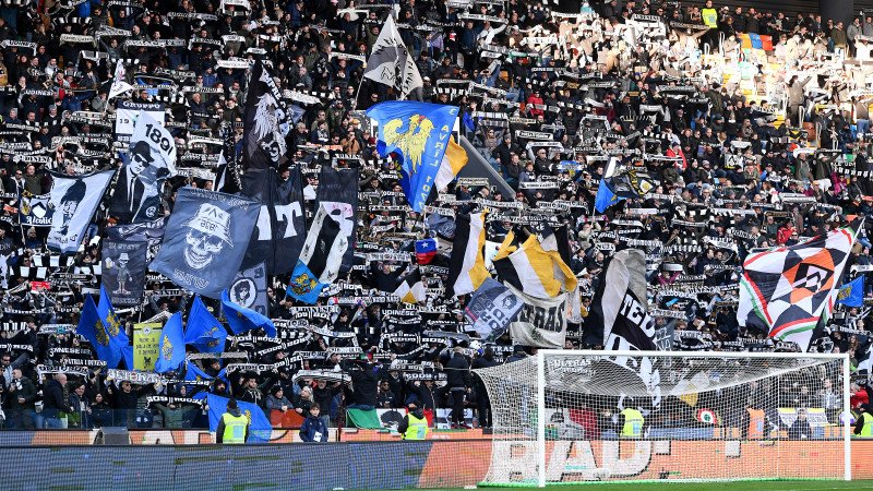 Zug in Italien überfallen! 5 Austria-Salzburg-Fans in Haft