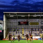 Luke Littler Stadium für einen Tag! Große Ehre für Dart-Star