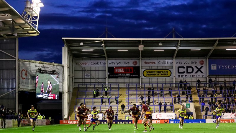 Luke Littler Stadium für einen Tag! Große Ehre für Dart-Star