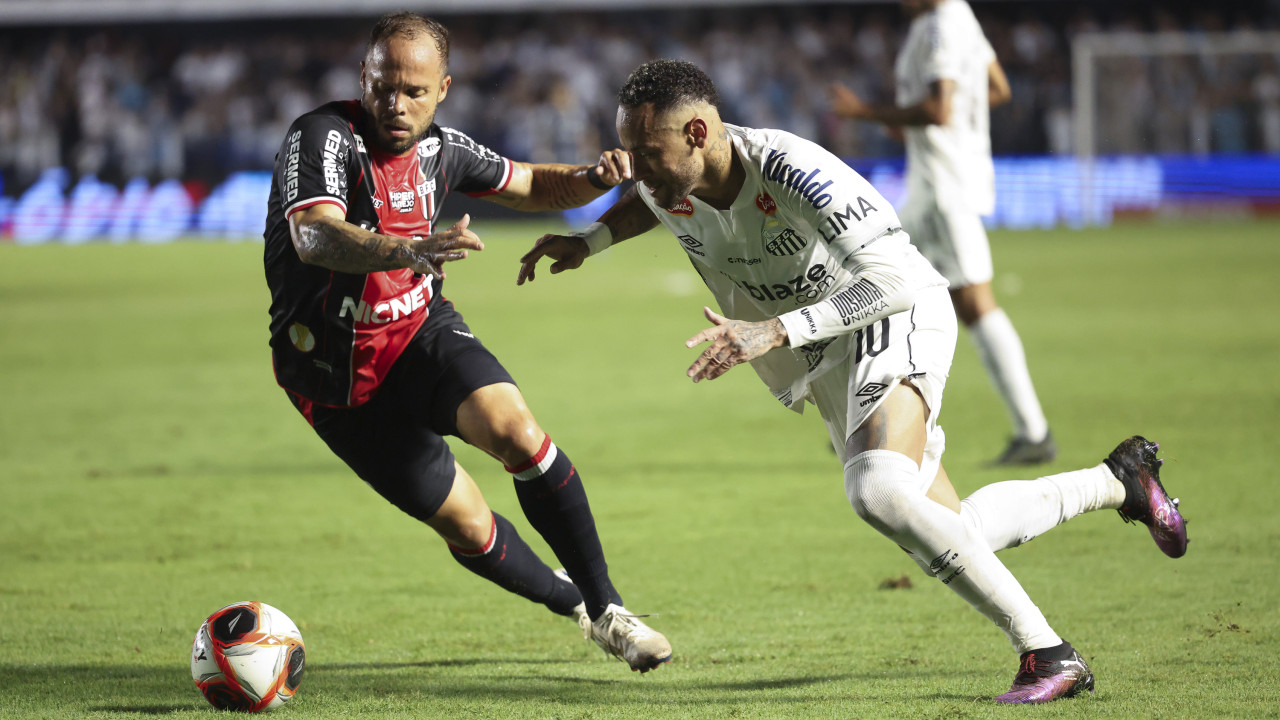 Comeback: <a href='/de/daten/news/fussball/neymar/' class='tag'>Neymar</a> erstmals wieder für Santos im Einsatz