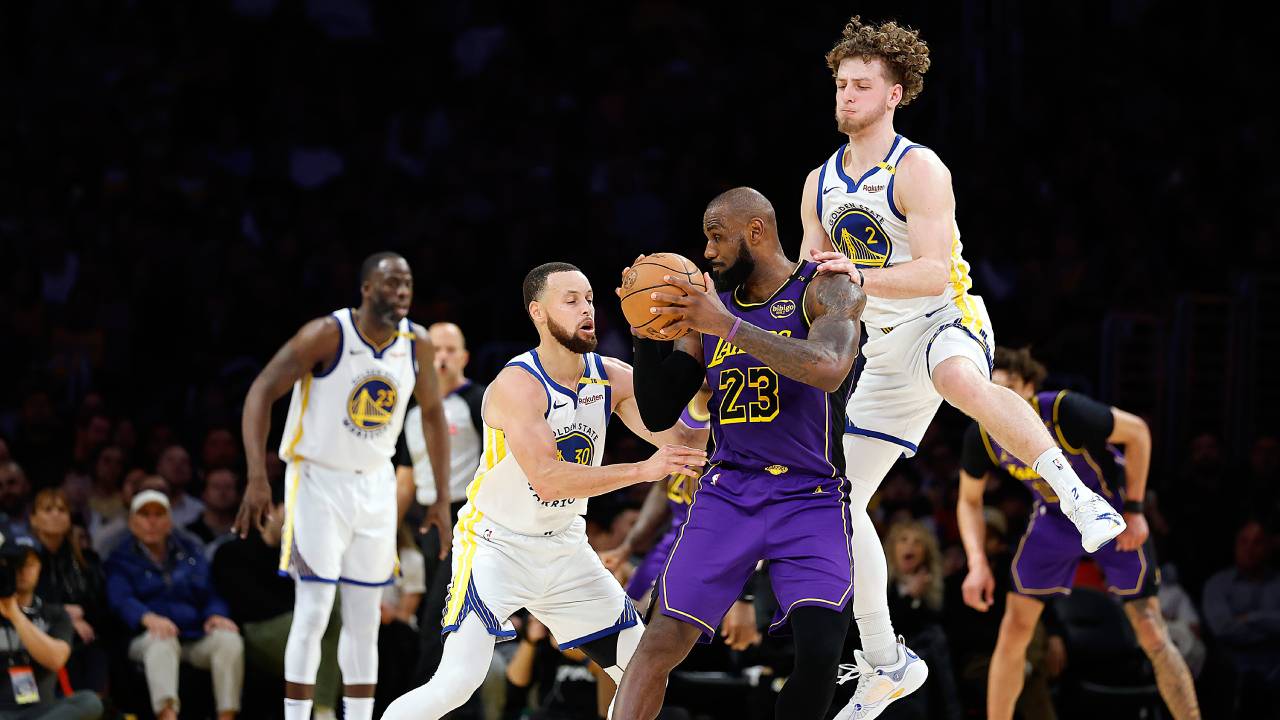 <a href='/de/daten/news/basketball/nba/' class='tag'>NBA</a>: LeBron James stellt bei Lakers-Sieg neuen Rekord auf