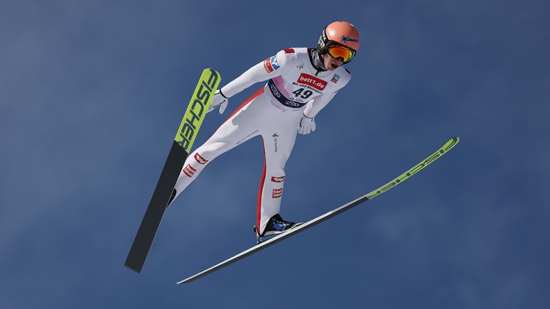 ÖSV-Team lässt Mixed-Sieg im vorletzten Sprung liegen