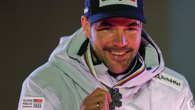 Hier erhält Vincent Kriechmayr seine SILBERNE