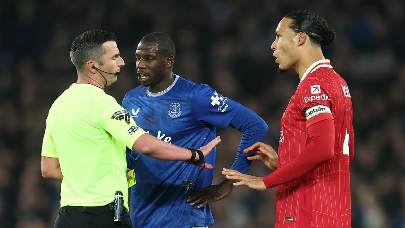 Slot sieht Rot, van Dijk tobt: "Nicht unter Kontrolle"