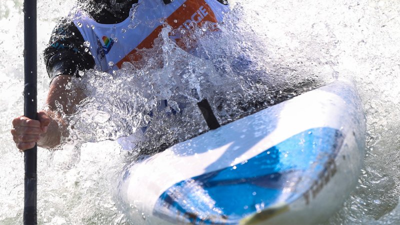 Unfassbare Szene: Kajak-Profi von Wal verschluckt