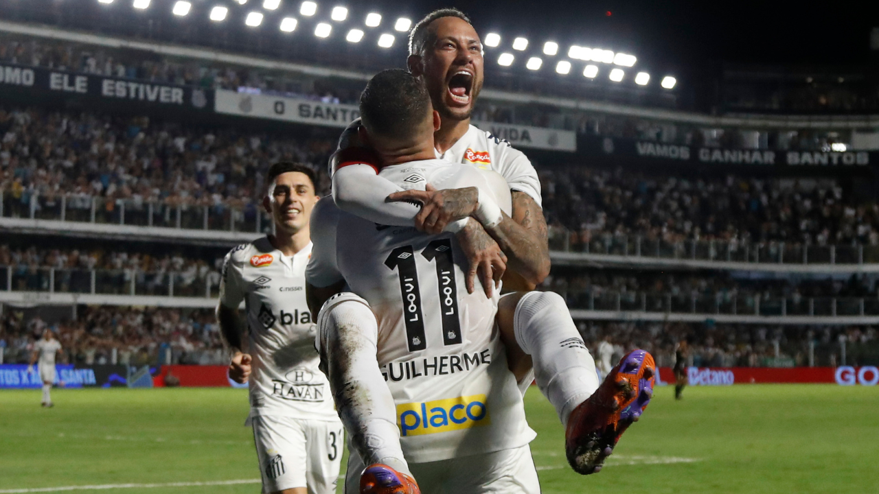 Erster Treffer nach Rückkehr! <a href='/de/daten/news/fussball/neymar/' class='tag'>Neymar</a> leitet Santos-Sieg ein