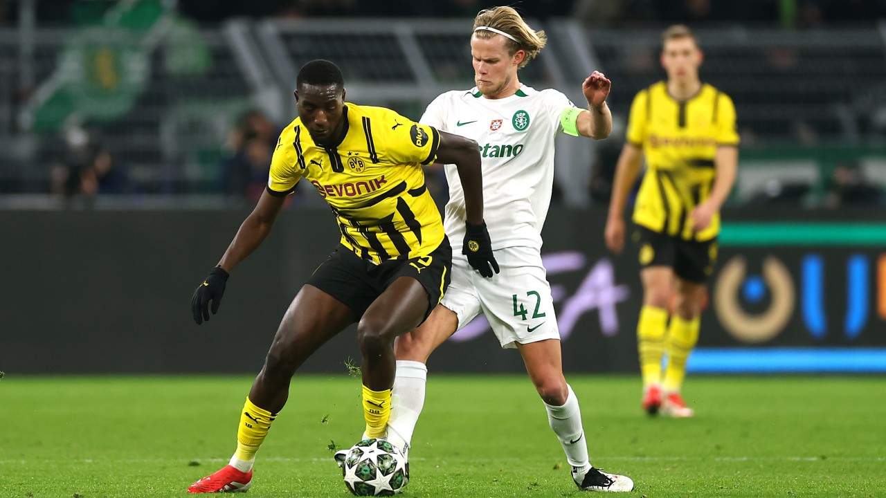 Glanzloses <a href='/de/daten/news/fussball/borussia-dortmund/' class='tag'>Borussia Dortmund</a> meistert Sporting-Hürde