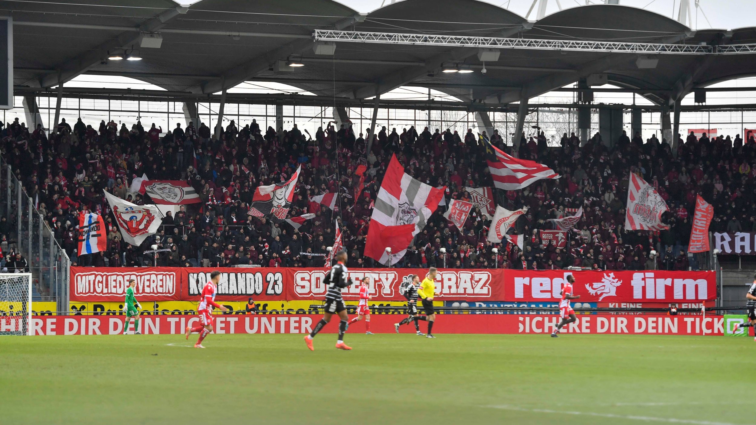 Auf 21 <a href='/de/daten/news/fussball/gak/' class='tag'>GAK</a>-Fans wartet der Prozess