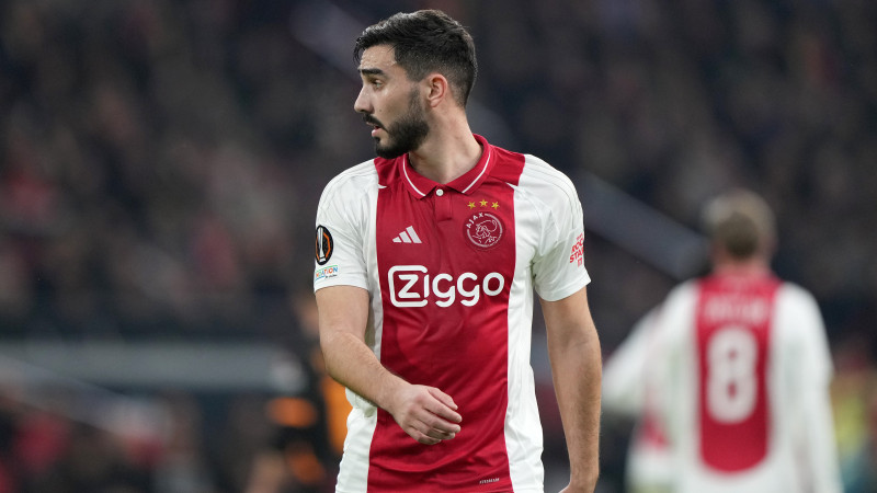 Ajax zittert sich weiter, Ausschreitungen in Anderlecht