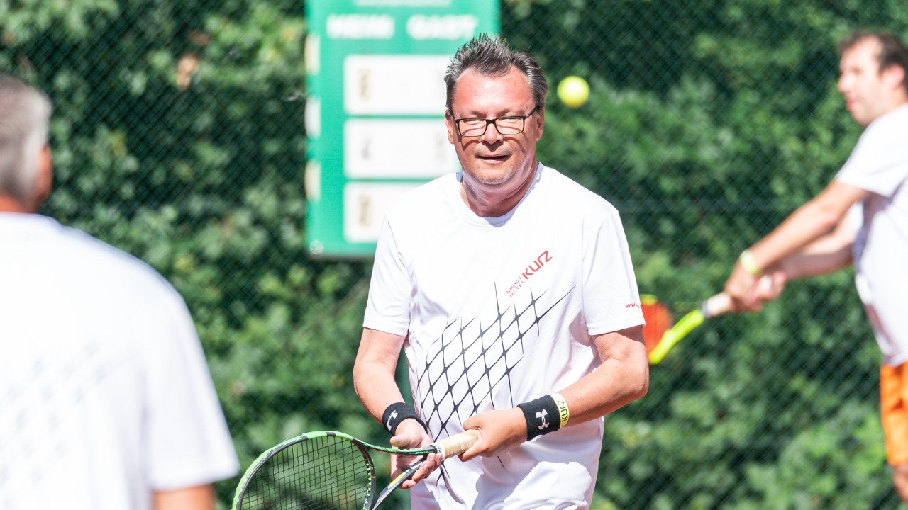 Ex-Verteidigungsminister Darabos will ÖTTV-Präsident werden