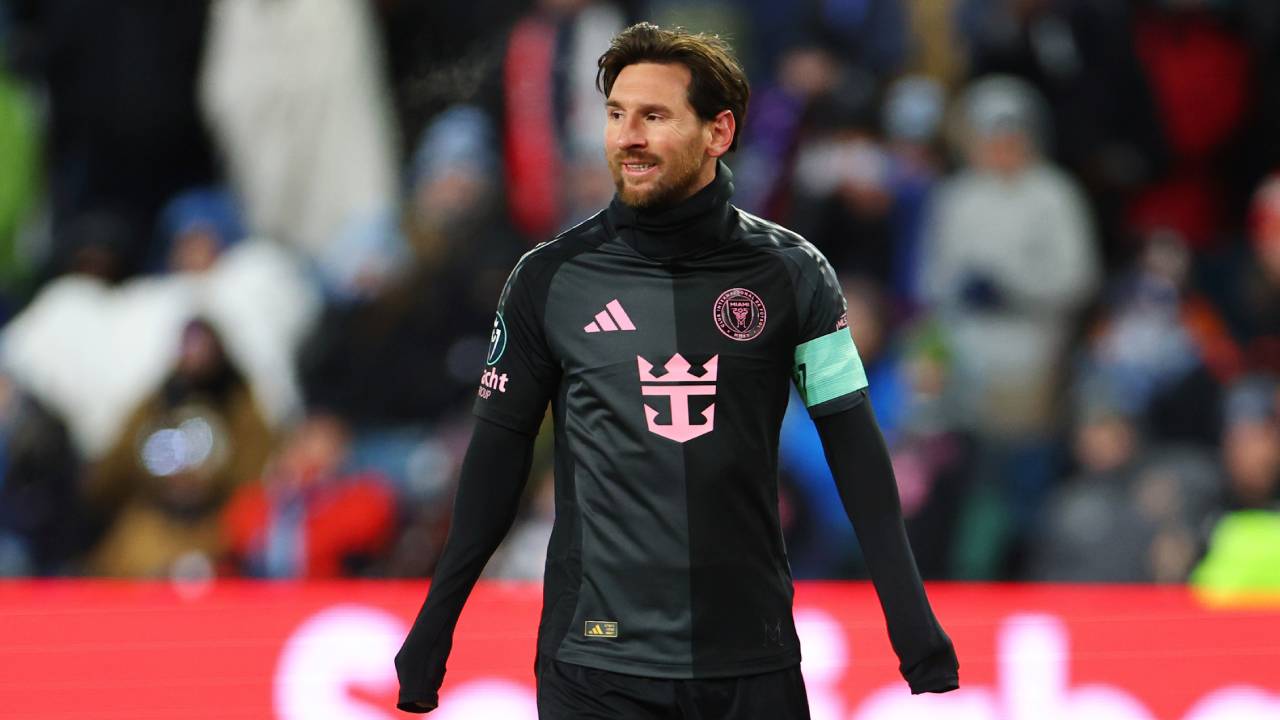 Wegen Messi-Autogramms! Schiedsrichter hart bestraft