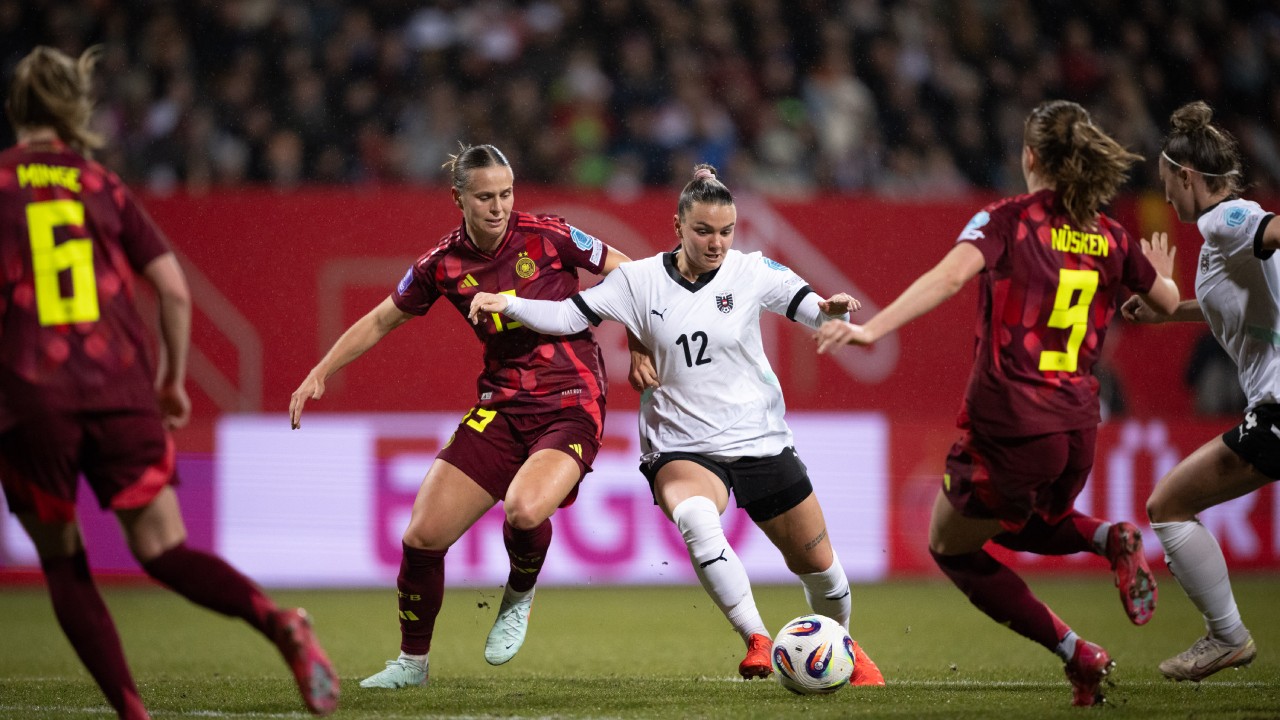 Nach Führung: <a href='/de/daten/news/deutschland/' class='tag'>Deutschland</a> für ÖFB-Frauen eine Nummer zu groß