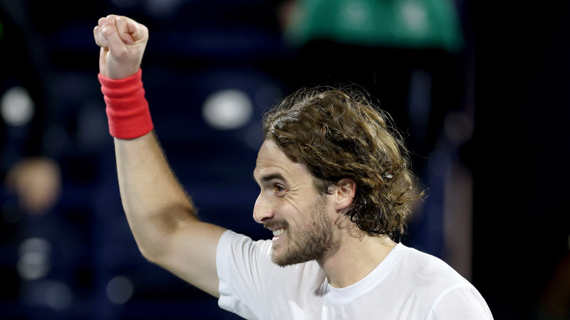Tsitsipas kehrt mit erstem 500-Titel in die Top 10 zurück
