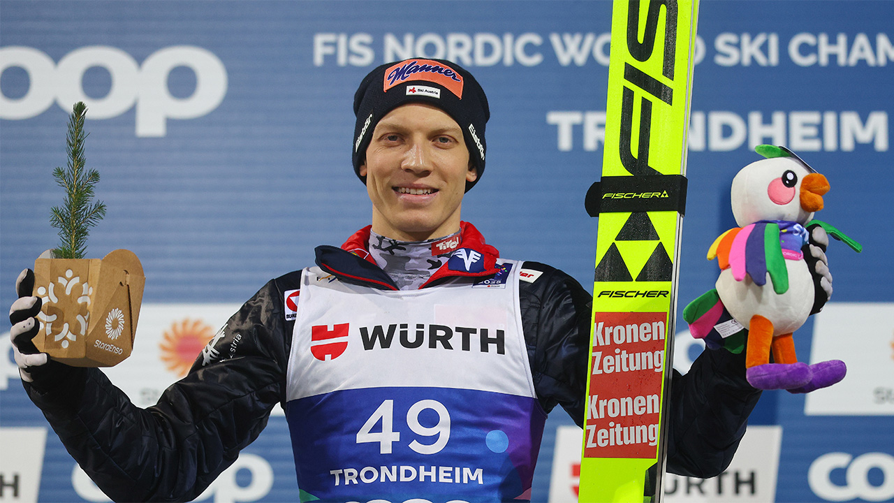 Bronzener Hörl: Medaille in der Hand "und hungrig auf mehr"