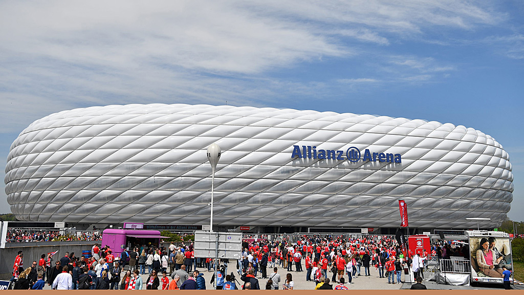 Bayern mit besonderem Tribut für Beckenbauer